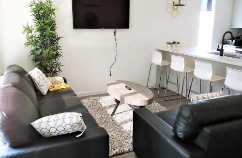 Fort Gary Apartment | Serene 2 bedroom condo with balcony and lakeview