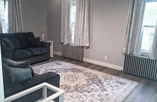 Huntingdon House | Serene 2-bedroom house with AC in charming Huntingdon