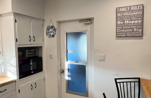 Venice Gardens House | Serene 2-bedroom house with AC in charming Venice- 10 MIN TO BEACHES, SHOPPING