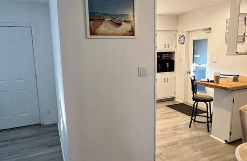 Venice Gardens House | Serene 2-bedroom house with AC in charming Venice- 10 MIN TO BEACHES, SHOPPING
