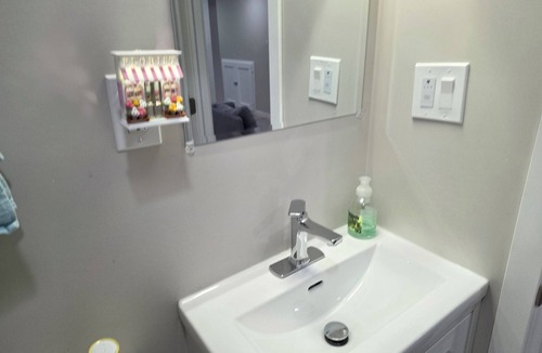 Winnipeg Cabin | Serene 2-bedroom lodge with AC in charming Winnipeg
