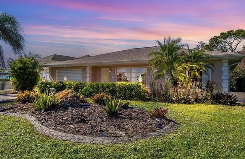 Warm Mineral Springs House | Serene 2 BR/2 BA house with AC and private yard in North Port