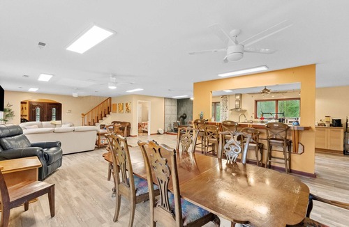 Brodnax House | Serene 22-Acre Country Haven for Families & Groups