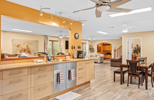 Brodnax House | Serene 22-Acre Country Haven for Families & Groups