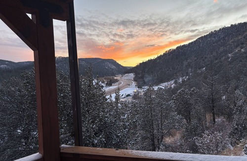 Ruidoso Cabin | Serene 3-bedroom cabin with deck in charming Ruidoso