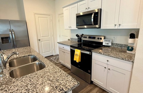 Montgomery House | Serene 3-bedroom house with AC in charming Montgomery