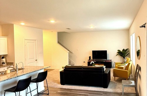 Montgomery House | Serene 3-bedroom house with AC in charming Montgomery