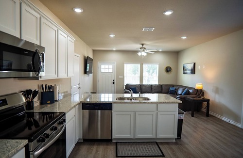 Seguin House | Serene 3-bedroom house with AC in charming Seguin
