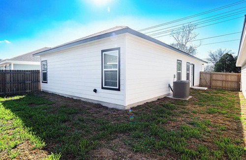 Seguin House | Serene 3-bedroom house with AC in charming Seguin