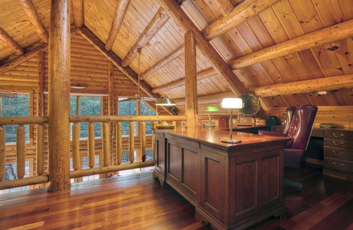 Blandford House | Serene 3-BR Berkshires Log Cabin