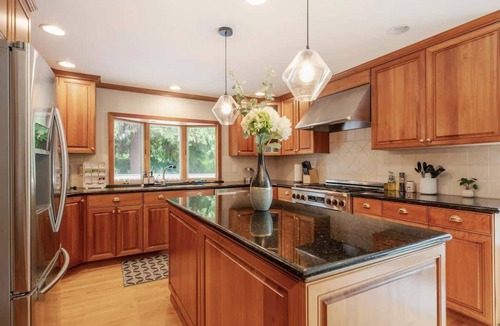 Redmond House | Serene 3b2b Home, Family-Friendly, Backyard & A/C