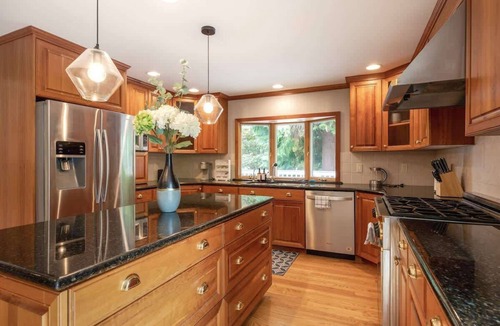 Redmond House | Serene 3b2b Home, Family-Friendly, Backyard & A/C