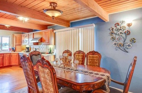 Covington House | Serene 3BR Home in Kent with Modern Comforts