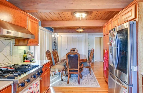 Covington House | Serene 3BR Home in Kent with Modern Comforts