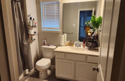 Clodine House | Serene 4-bedroom house with AC in vibrant Houston
