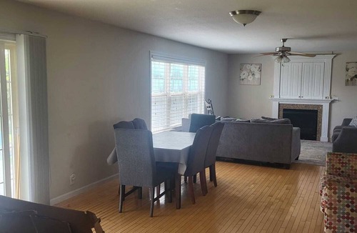 Orange Prairie House | Serene 4-bedroom house with AC in charming Dunlap