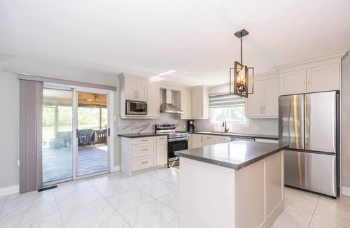 Georgina House | Serene 4BR house w/Hot tub, Lake, Billiards & BBQ