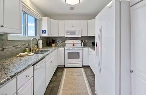 Gravois Mills House | Serene 4BR Lake House - LAKE VIEW - Gravois Mills