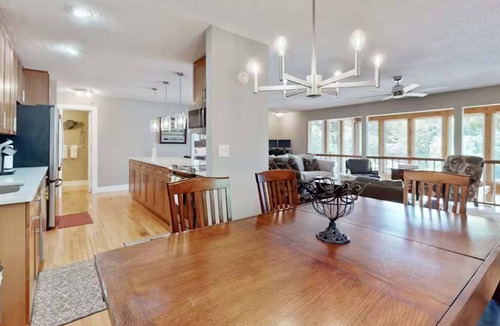 Linn Creek House | Serene 4BR Lake House - LAKE FRONT - Linn Creek
