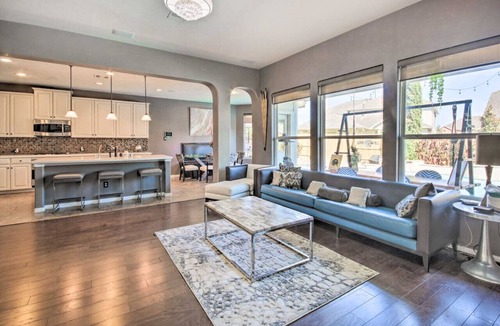 Cypress House | Serene 4BR Lux Home w Heated Spa Pool Massage Chair