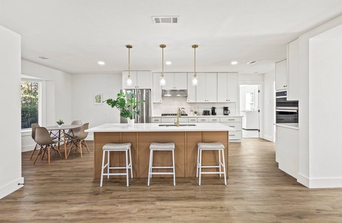 Farmers Branch House | Serene 4BR w/Open Layout | Close to Galleria & DFW