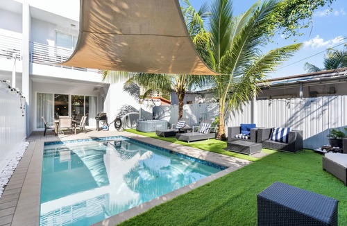 Coral Way House | Serene 5-bedroom house with heated pool in Miami