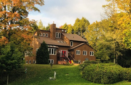 Newcastle Cottage | Serene 5BR Cottage with Hot Tub, Pool Table, and lake