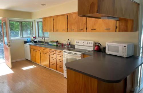 Gaston House | Serene 5BR Stay Surrounded by Nature