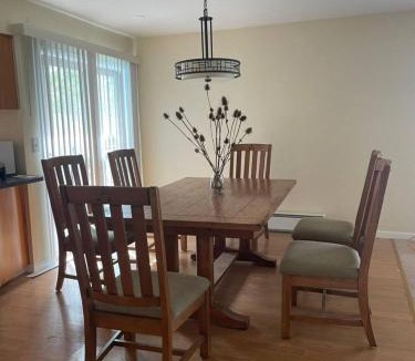 Gaston House | Serene 5BR Stay Surrounded by Nature