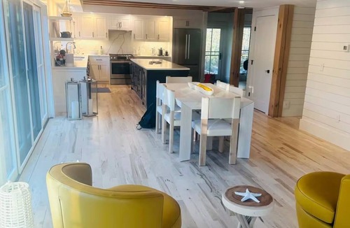 Tisbury House | Serene 6-bedroom Vineyard Haven Retreat