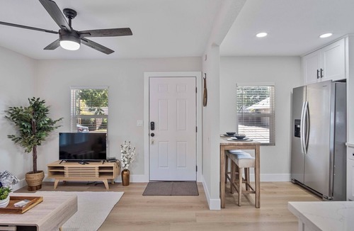 Modesto House | Serene and Stylish Getaway - Modesto, CA