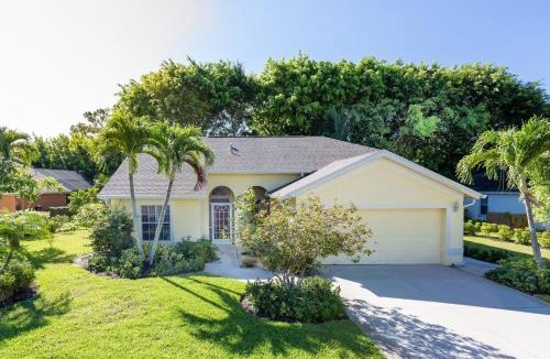 Fountain Lakes House | SERENE & ATTRACTIVE 3BR HEATED POOL/SPA HOME