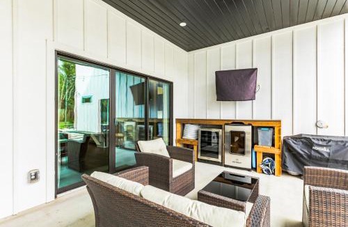 Hudson Bend House | Serene Austin Stunner
