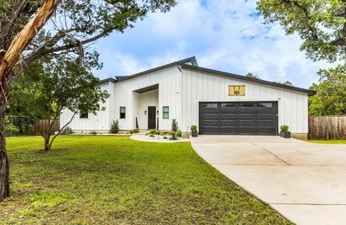 Hudson Bend House | Serene Austin Stunner