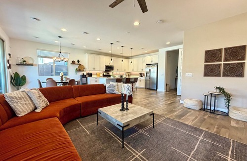 Tolleson House | Serene Avondale Oasis: Pool, Hot Tub and Sunset Views Near Phoenix