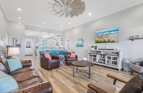 Fort Morgan Pines House | Serene Bayfront, 2 King Suites, Kayaks, Fishing
