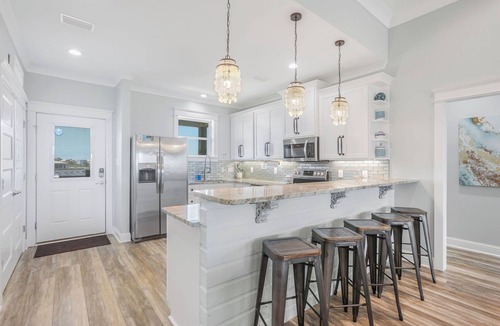 Fort Morgan Pines House | Serene Bayfront, 2 King Suites, Kayaks, Fishing