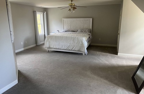 Beaverdam Other | Serene Beautiful Farmhouse on ten acres of land, outdoor bonfire and attic