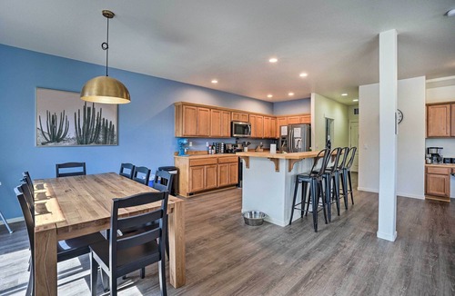 Larkspur House | Serene Bend Getaway w/Hot Tub & Fire Pit!