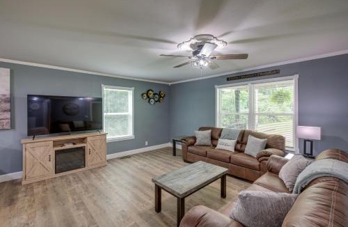 Bryant House | Serene Bryant Retreat w/Private Hot Tub!
