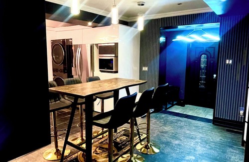 Richmond Hill House | Serene bungalow in Richmond Hill perfect for a relaxing getaway