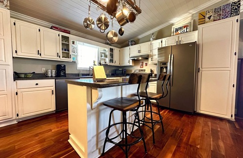 Langston House | Serene Cabin Near Lake Guntersville - Great for fishing, hunting and family fun
