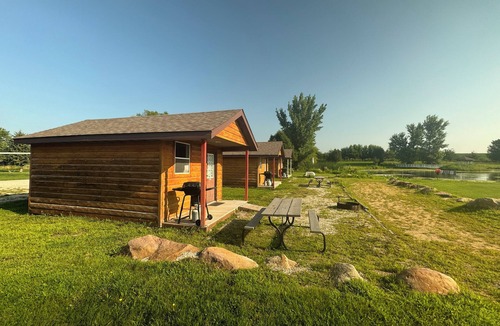 Troy Mills Cabin | Serene Cabin w/Paddle Boats, Kids Activities & Fishing Pond, Ideal for Families