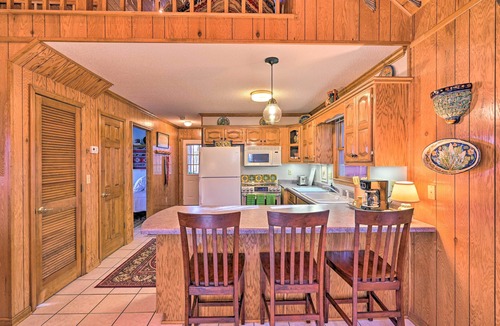 Fayetteville Cabin | Serene Cabin w/Riverfront Views & Access!