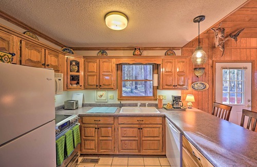 Fayetteville Cabin | Serene Cabin w/Riverfront Views & Access!