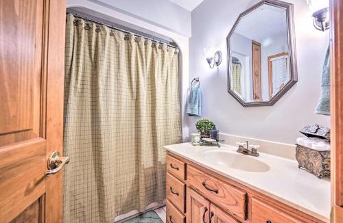 Fayetteville House | Serene Cabin with Riverfront Views and Access!