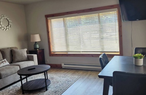 La Pine Cabin | Serene cabin with WiFi in La Pine