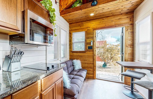 Harper House | Serene cabins with full kitchens, AC + free wifi