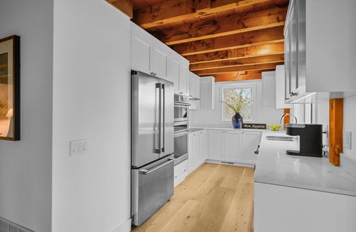 West Hyannisport House | Serene Cape Cod Retreat with Lake Views & Fire Pit