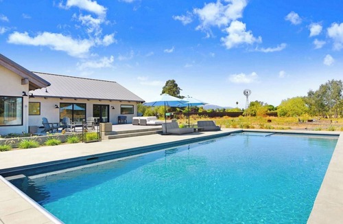 Sonoma House | Serene Carneros Retreat | Pool, Hot Tub & Vineyard Views